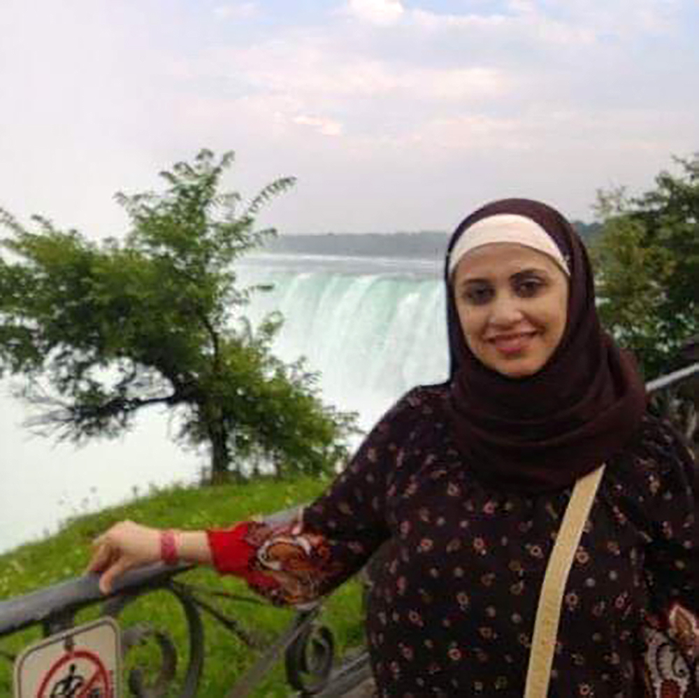 R Senawi